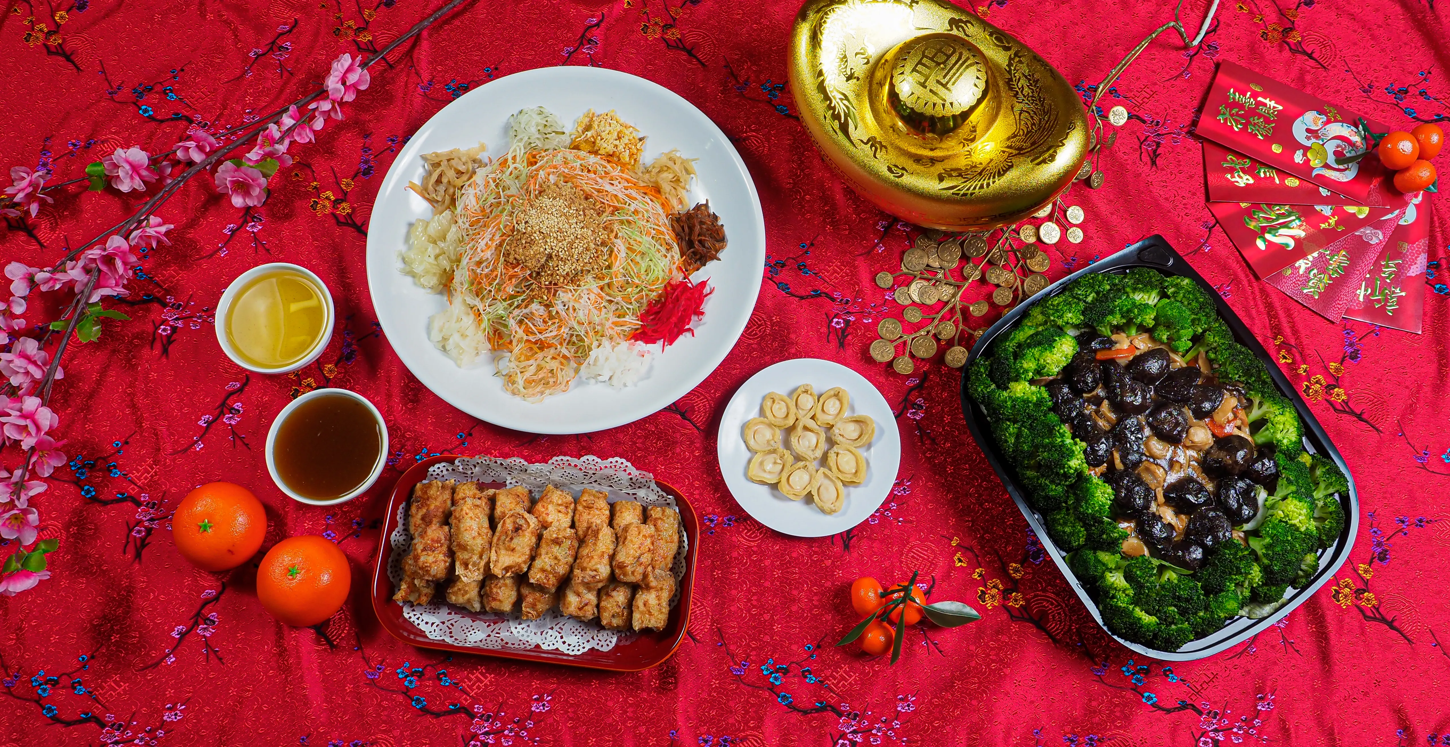 Chinese New Year yusheng lou hei spread food photography Singapore hotel
